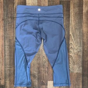 Lululemon Athletica crop Leggings Size 8 cool toned blue grey